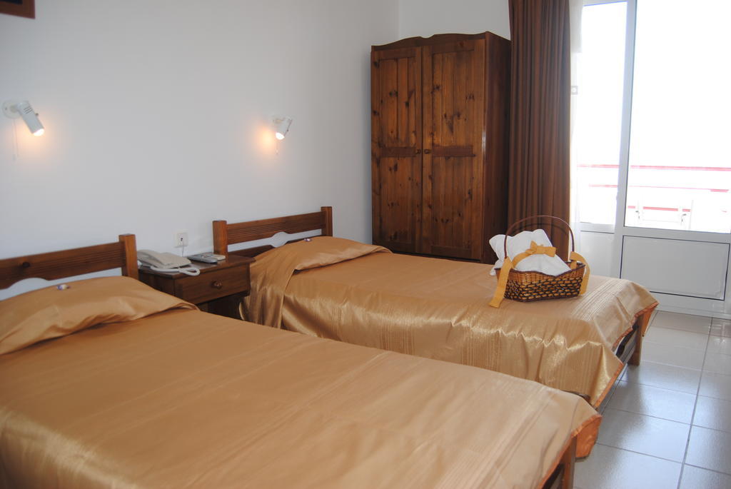 Maria Rooms Agia Ermioni Quarto foto