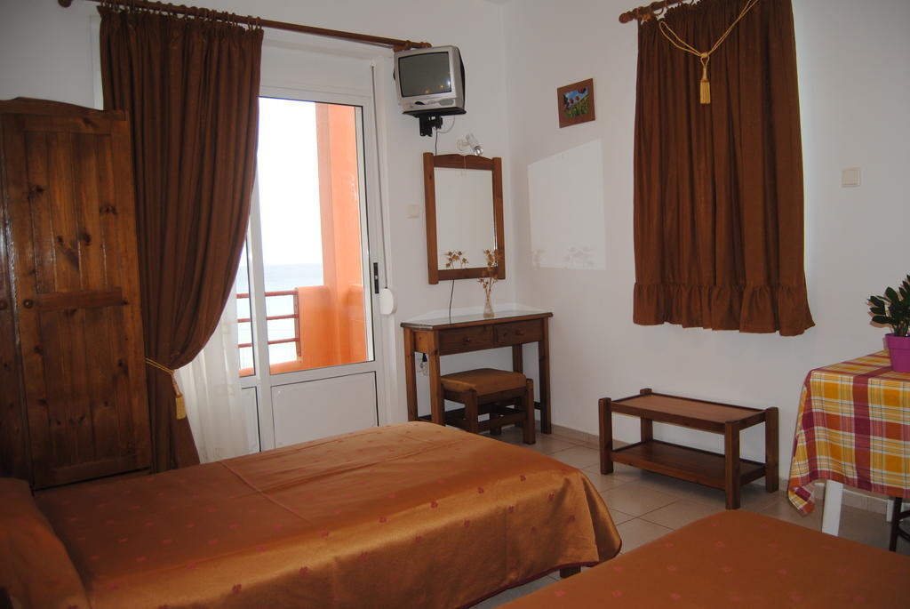 Maria Rooms Agia Ermioni Quarto foto
