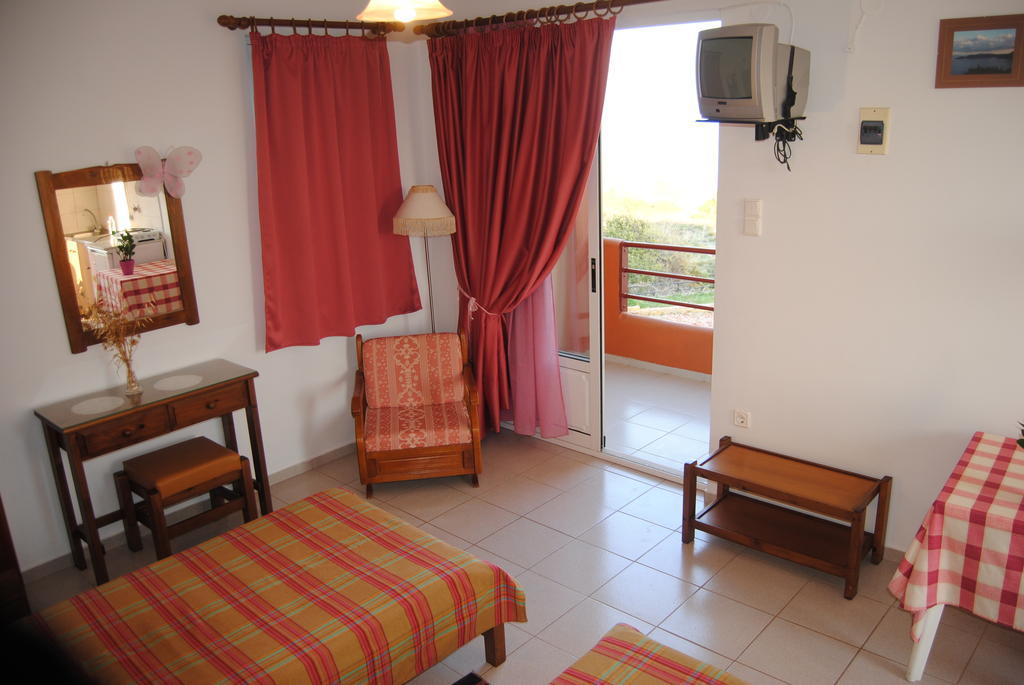 Maria Rooms Agia Ermioni Quarto foto